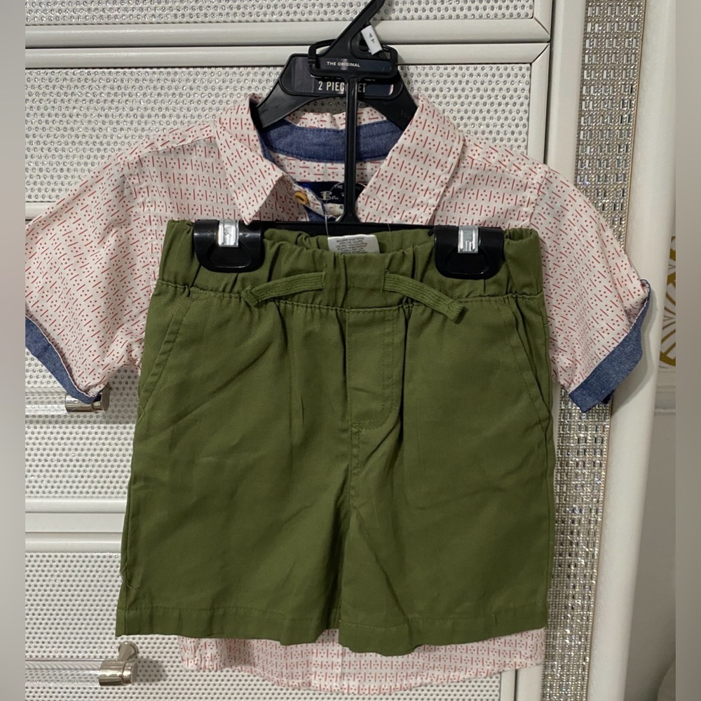 Ben Sherman boys  2 Piece Set. Button down shirt and shorts EUC
